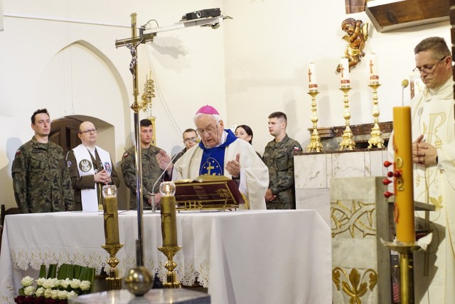 15 sierpnia o godz. 11.00 w ramach obchodów Święta Wojska Polskiego odbyła się uroczysta msza święta w Kościele Garnizonowym przy ul. Szamarzewskiego 3 w Poznaniu. Zobacz zdjęcia -->