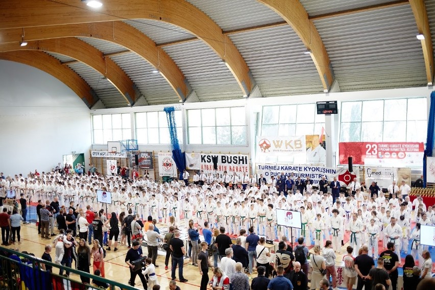 Karate Ostrów Mazowiecka. XXIII Turniej Karate Kyokushin o Puchar Burmistrza Józefowa, 7.05.2022. Zdjęcia