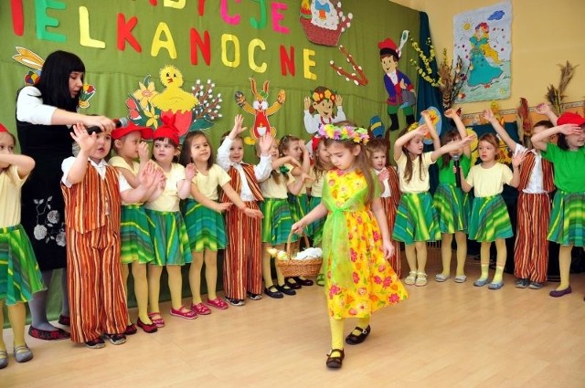 W przedstawieniu wzięła udział miedzy innymi 5-letnia Magda, która wystąpiła w roli Wiosny.
