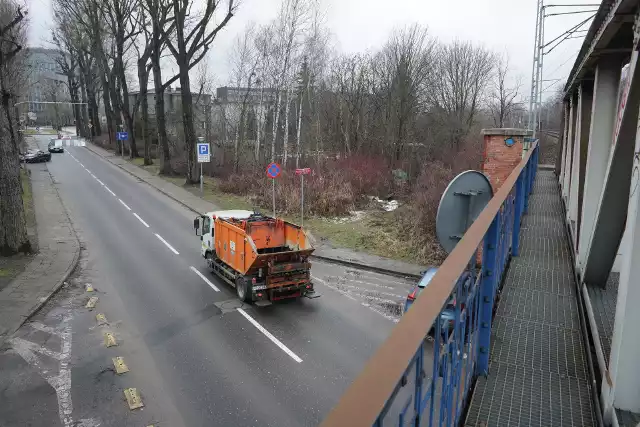 Powstała koncepcja budowy północnego odcinka I ramy komunikacyjnej Poznania, która obejmuje powstanie drogi łączącej skrzyżowanie ulic Pułaskiego i Przepadek z ulicą Podwale. – Wstępne koszty tej inwestycji szacujemy na 600 milionów złotych – mówi  Radosław Ciesielski, zastępca dyrektora ZDM.