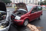 Groźny wypadek w Czerwionce-Leszczynach na skrzyżowaniu ulicy Furgoła z Armii Krajowej. 77-letni mężczyzna trafił do szpitala
