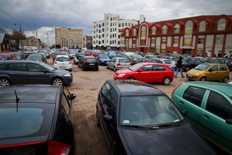 Strefa płatnego parkowania na Rynku Siennym od 2 kwietnia (zdjęcia)