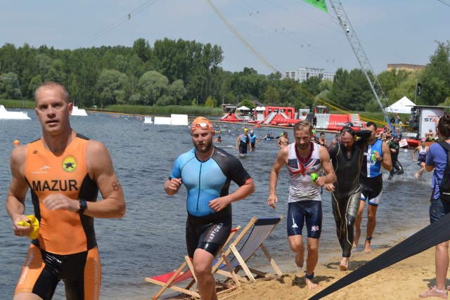 W Sosnowcu odbył się Bike Atelier Triathlon. Podczas pierwszego i drugiego etapu uczestnicy pływali oraz jeździli na rowerze