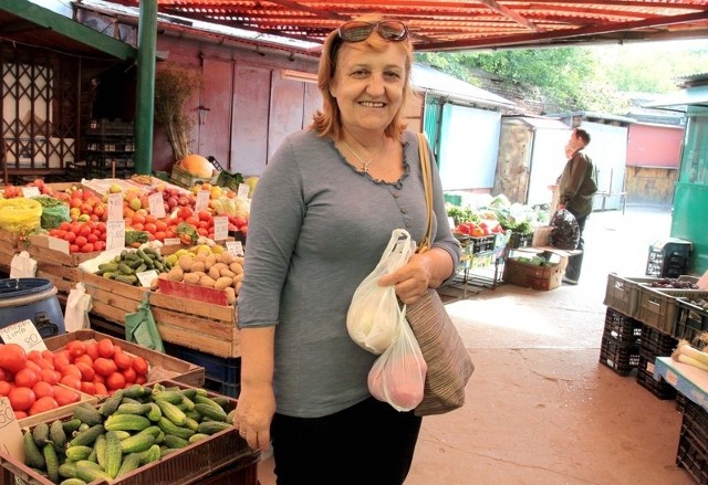 - Staram się kupować świeże warzywa na targu &#8211; mówi Alicja Frejtag, którą spotkaliśmy wczoraj na targowisku przy ulicy Struga w Radomiu.