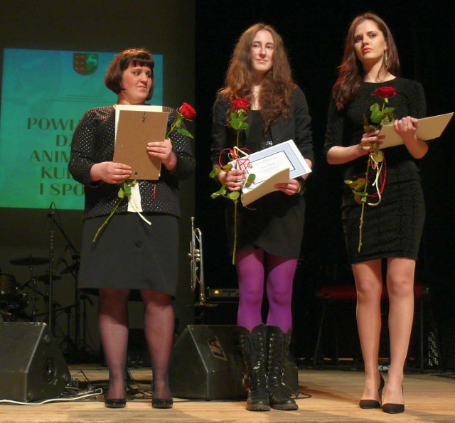 Z tytułami Sportowca Roku od lewej Monika Gil, Oliwia pakuła i Klaudia Sibiga.