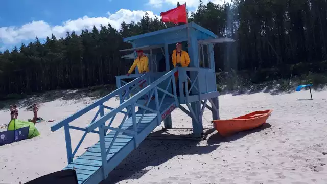 Z tego domku na plaży w Mielenku ukradziono sprzęt ratowników.