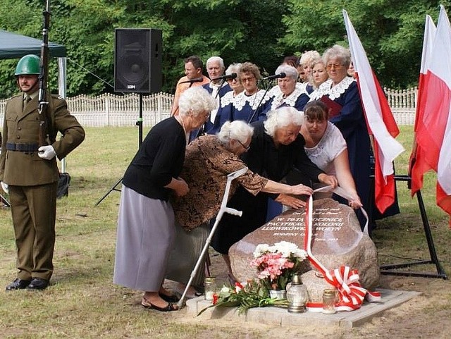 Dawne mieszkanki Ludwikówki nie kryły wzruszenia. W podgorzowskiej Wysokiej czuły się jak na powtórnym pogrzebie.