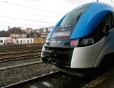 Śmiertelne potrącenie na torach w Świętochłowicach. Pod kołami pociągu zginął mężczyzna, na miejscu nadal pracują służby