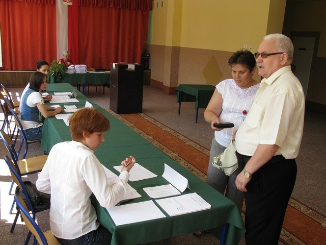 Lokal wyborczy w Szkole Podstawowej nr 5 w Bytowie