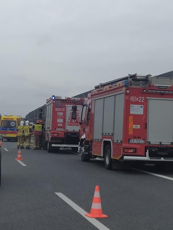 Kierowców jadących autostradą A4 za węzłem Brzesko w...