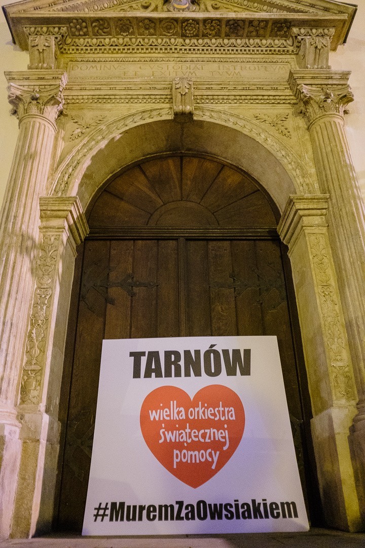 Tarnów. #MuremZaOwsiakiem [ZDJĘCIA]               