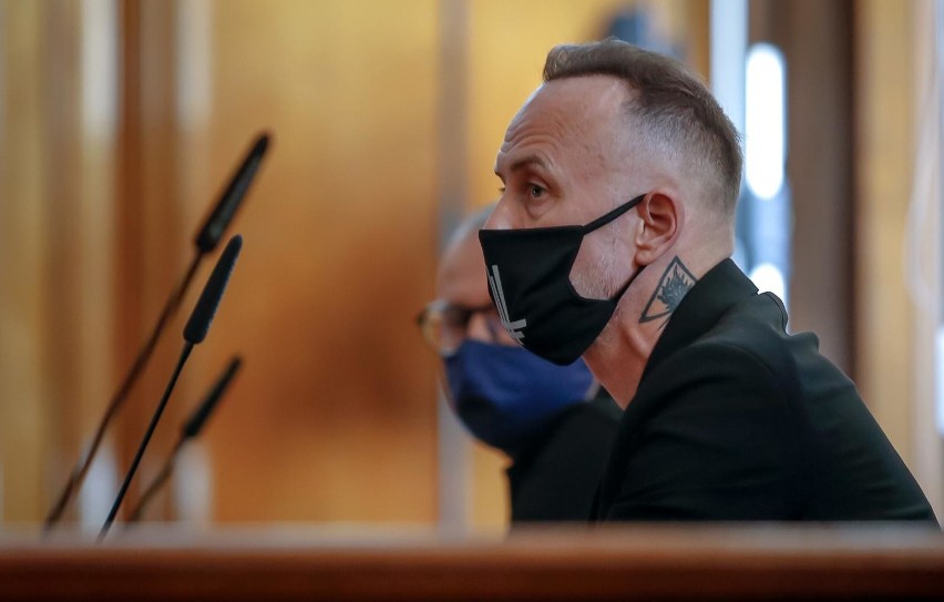 „Nergal” wrócił przed sąd za orła z odwróconym krzyżem