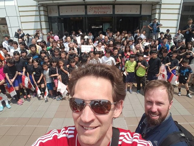 Trener Stephane Antiga i jego drużyna spotkali się z bardzo gorącym i żywiołowym przywitaniem w japońskim Takasaki
