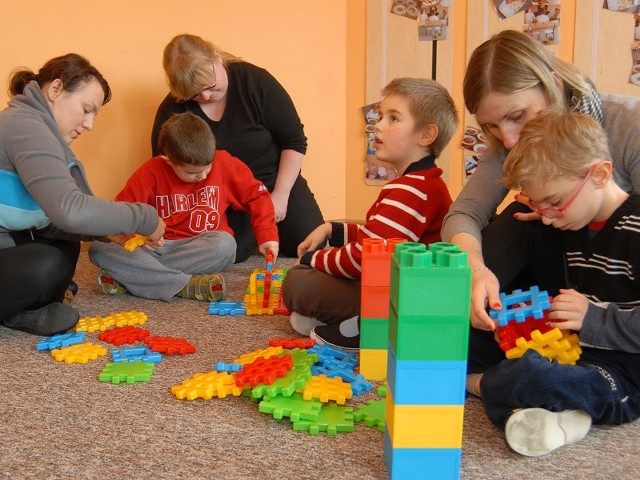 Pieniądze na funkcjonowanie przedszkola pochodzą z dotacji urzędu miasta oraz od prywatnych darczyńców.