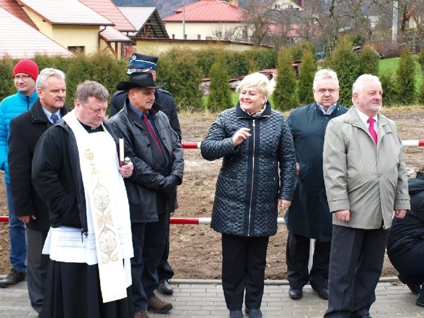 Beskidy: Droga na górę Żar przebudowana i poświęcona [ZDJĘCIA]