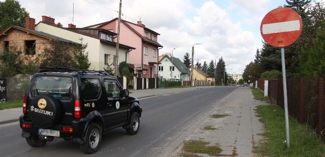 Mieszkańcy i pracownicy muszą jeździć pod prąd.