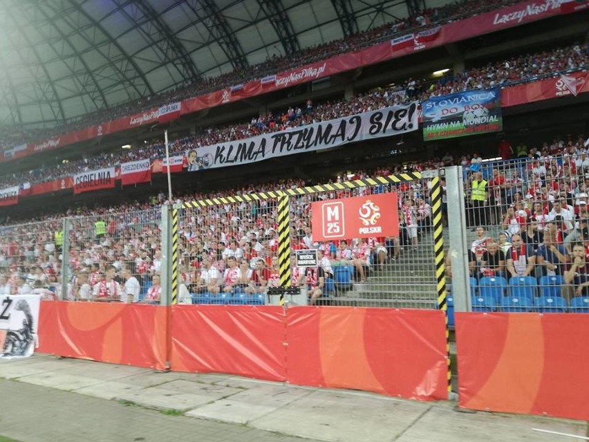 Na meczu Polska-Chile pojawił się transparent z poparciem...