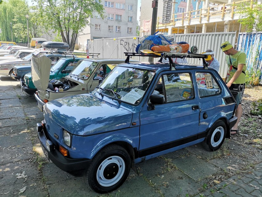 Kraków. Pokaz starych aut przed Muzeum Nowej Huty [ZDJĘCIA]