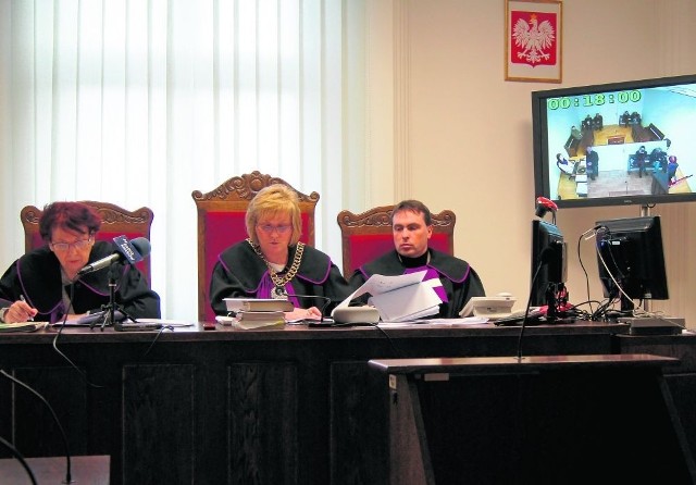 Sąd w Tarnowie oddalił protest wyborczy Anny Kowal, bo nie przedstawiła dowodu na to, że Tadeusz Kozaczka głosował nie tylko za siebie, ale też, jak twierdzi kobieta, posłużył się pełnomocnictwem