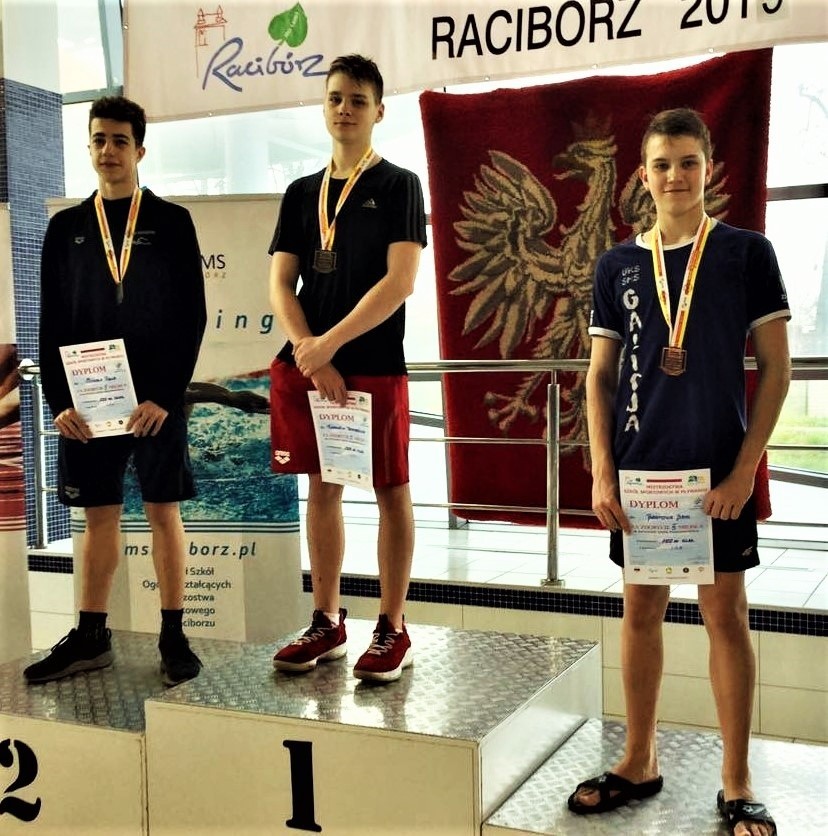 Pływanie. Oświęcimska „Ósemka” na podium mistrzostw szkół sportowych w Raciborzu