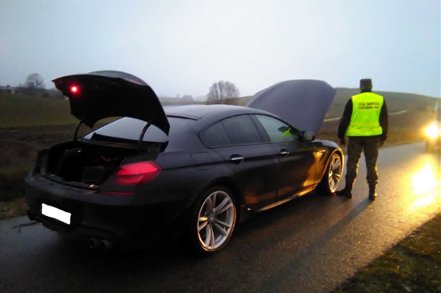 BMW M6 zatrzymane przez straż graniczną. Skradzione w Niemczech, jechał nim Litwin