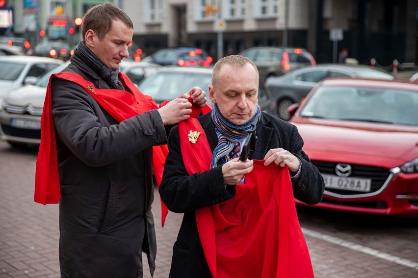 Publiczny Różaniec o odnowę moralną narodu polskiego. Protest Krucjaty Młodych przeciwko festiwalowi Underground/Independent (zdjęcia) 