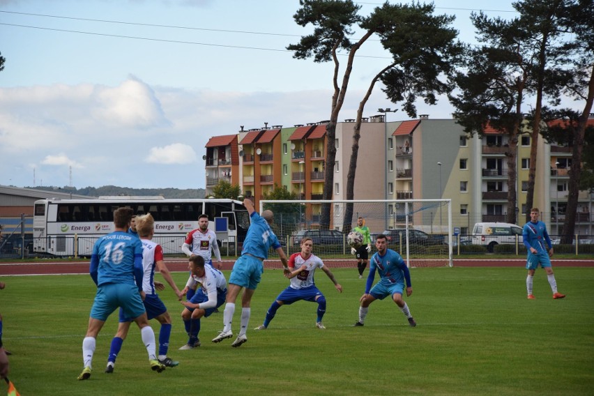 IV liga: Słupski Gryf wygrał z Pogonią w Lęborku 4:1 (zdjęcia)