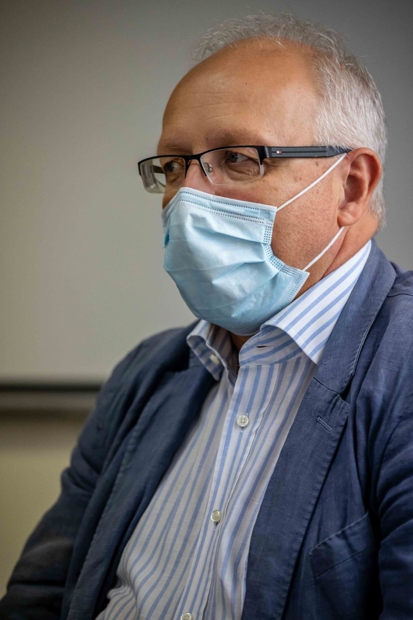 Prof. Robert Flisiak, kierownik Kliniki Chorób Zakaźnych i...