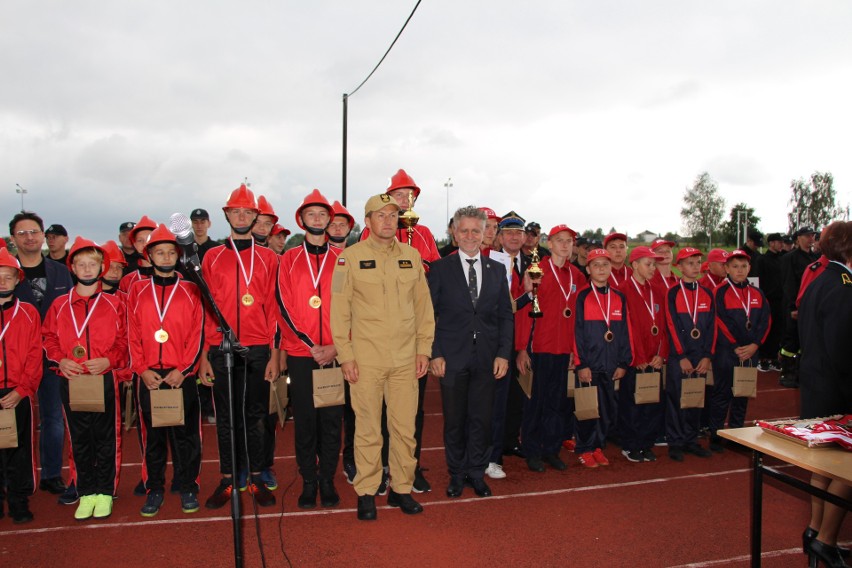 XI Powiatowe Zawody Sportowo – Pożarnicze druhów ochotników w Strawczynku. Sprawdź kto zwyciężył, zobacz zdjęcia