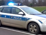 Wypadek na DK 63. Samochody zderzyły się czołowo.