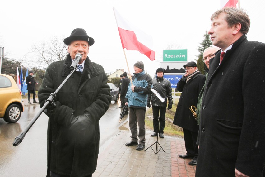 W Sylwestra przyłączenie do Rzeszowa świętowali mieszkańcy...