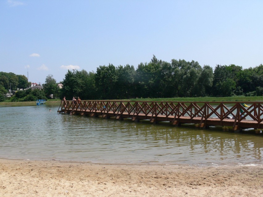 W piątek, 16 lipca rusza oficjalnie kąpielisko nad zalewem w Koprzywnicy. Będą ratownicy [ZDJĘCIA]