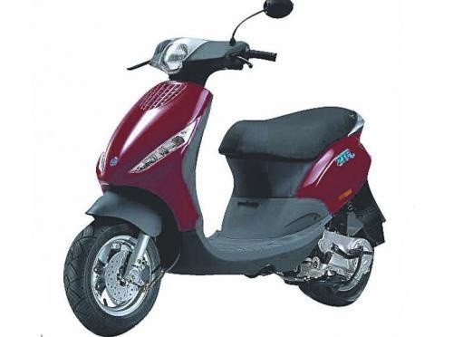 Piaggio Zip 50. Popularny kompaktowy skuter jest zwinny i...