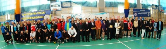 W II Mistrzostwach Polski w Badmintonie zorganizowanych w Powiatowym Centrum Sportowym w Staszowie udział wzięło 93 pracowników służb mundurowych z całej Polski