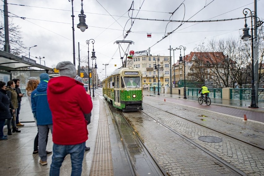 Świąteczna Bimba z Gwiazdorem wyjechała na ulice Poznania. W...