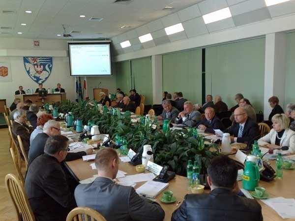 Radni poparli wniosek o udzielnie absolutorium dla prezydenta Koszalina.