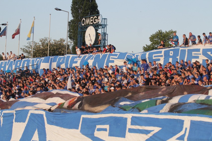 Ruch Chorzów - GKS Katowice 1:0. Tak cieszyli się kibice i piłkarze Niebieskich ZDJĘCIA