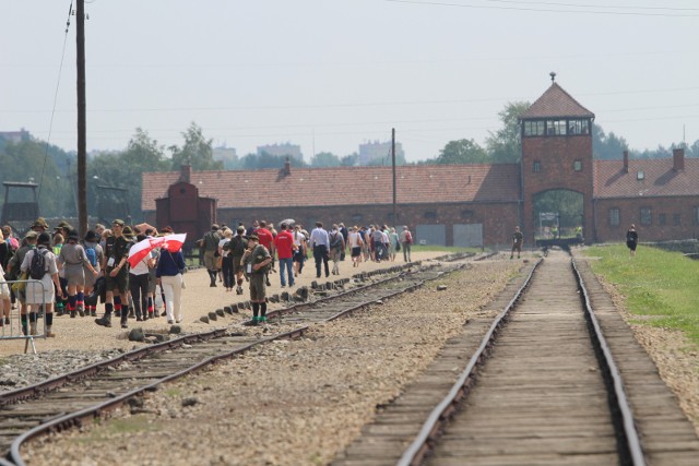 W połowie sierpnia Edmund Wojciechowski został wywieziony do Auschwitz