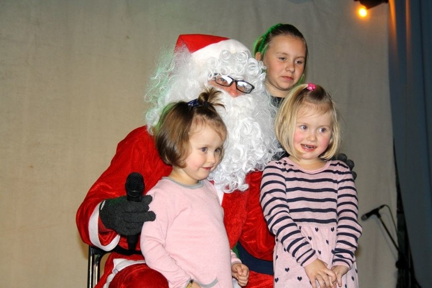 150 dzieci wzięło udział w spotkaniu z Mikołajem w Kamieniu
