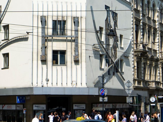 Z fasady budynku przy ul. Karmelickiej zniknął ekran, wiszący tam od blisko dwóch dekad