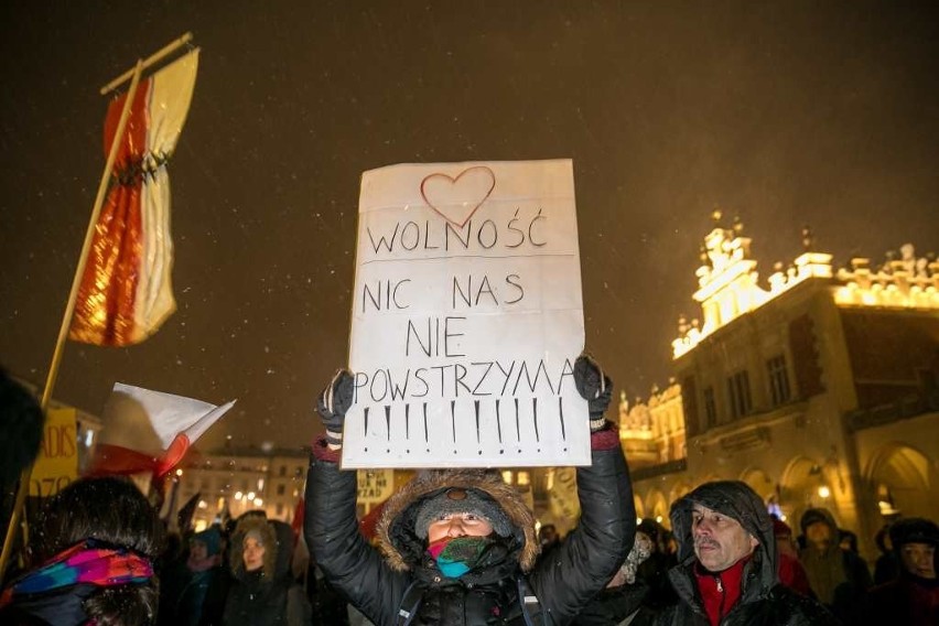 „Narodu wybraniec zakłada nam kaganiec”. Protestują przeciwko zmianie przepisów o zgromadzeniach