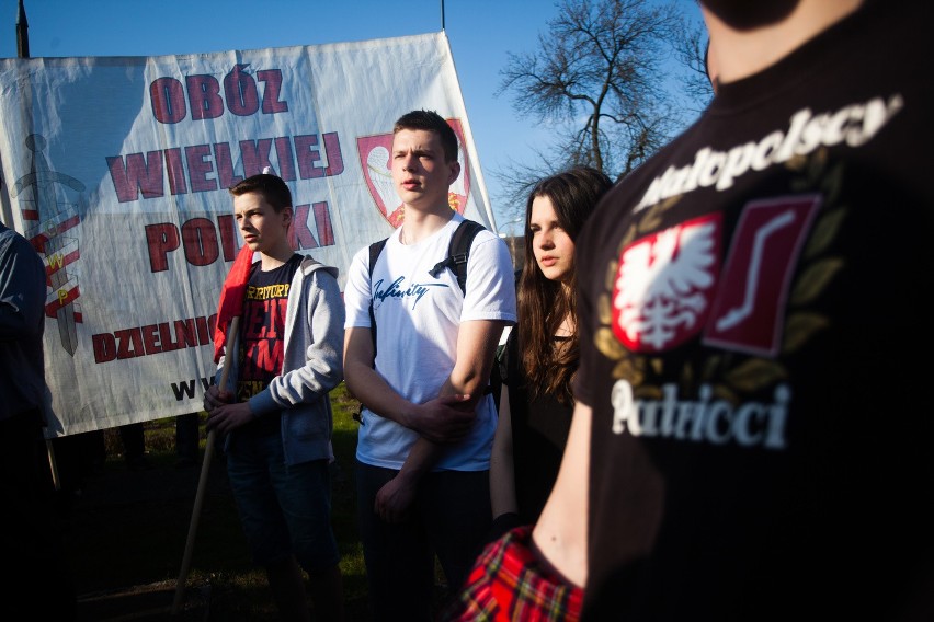 Protest przed konsulatem Ukrainy w Krakowie [WIDEO, ZDJĘCIA]