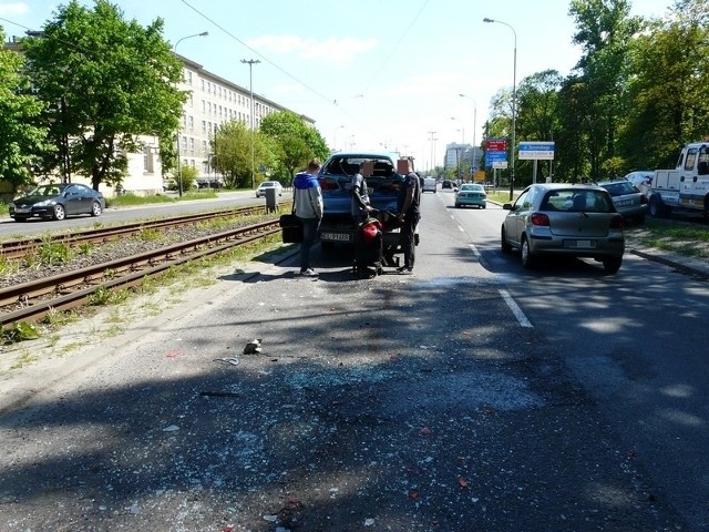 Wypadek na ul. Żeromskiego, na odcinku między ul. Radwańską a al. Mickiewicza.