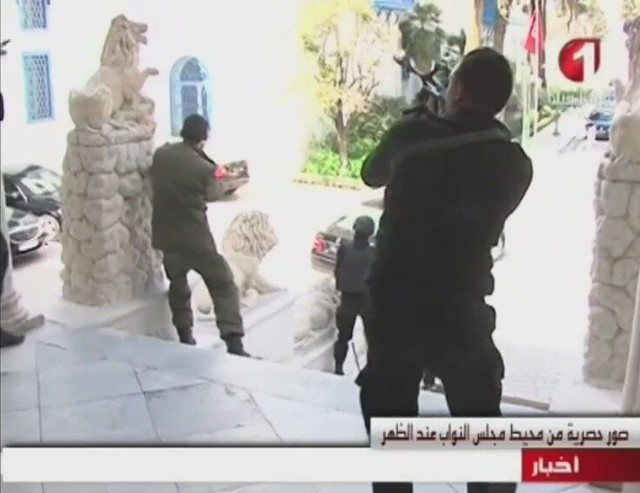 Zamach terrorystyczny w Tunezji. Terroryści zaatakowali parlament i muzeum Bardo znajdujące się tuż obok