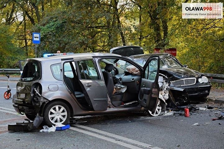 Wypadek pod Wrocławiem. Lądował helikopter LPR [ZDJĘCIA]