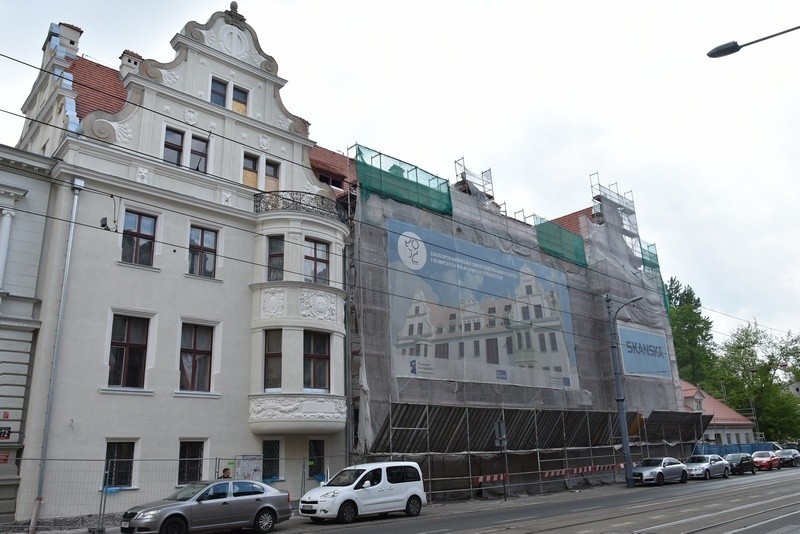 Z pałacu Steinertów zniknęła część rusztowań. Można podziwiać efekt renowacji