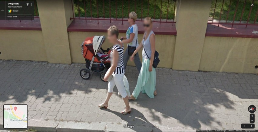 W programie Google Street View automatycznie zamazywane są...