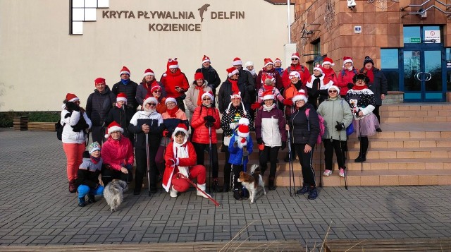 Ponad 30 osób wzięło udział w Mikołajkowym Rajdzie Nordic Walking w Kozienicach