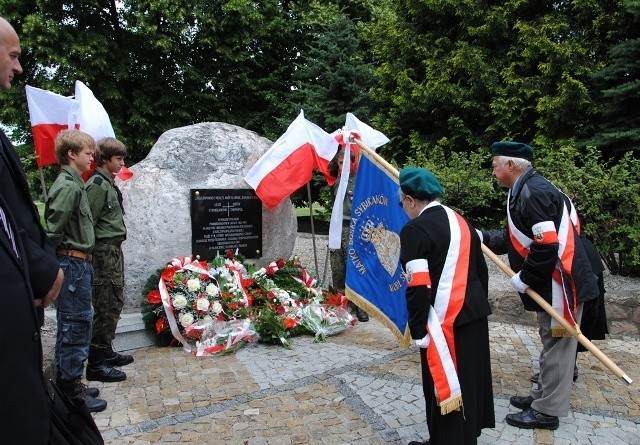W Kostrzynie odsłonięto tablicę, upamiętniającą Polaków, pomordowanych na Wołyniu.