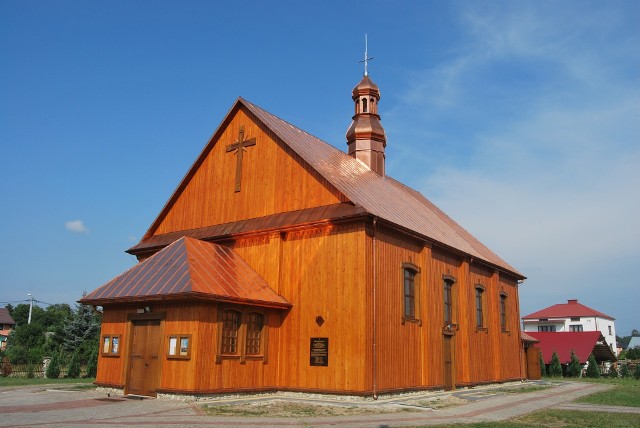 Kościół Matki Bożej Królowej Polski w Domostawie